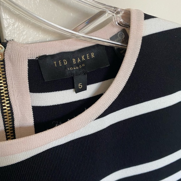 Ted Baker cropped black and white tank top - designer size 5 or a U.S size 12 - Picture 3 of 4